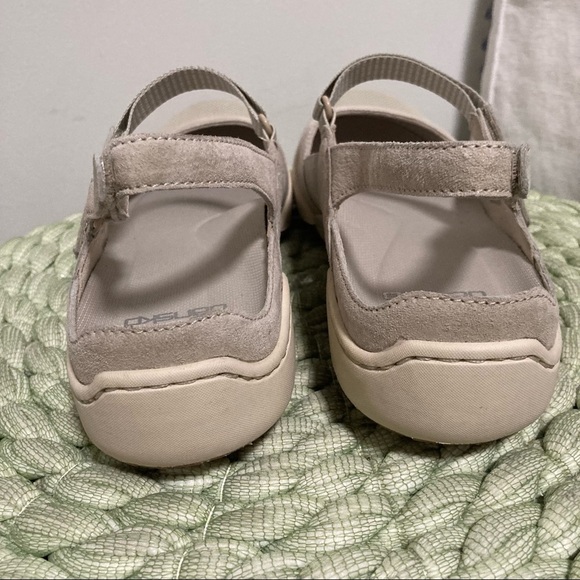 NWOB Dansko Hilda Cream Suede Sporty Maryjane Sneaker - Picture 8 of 9